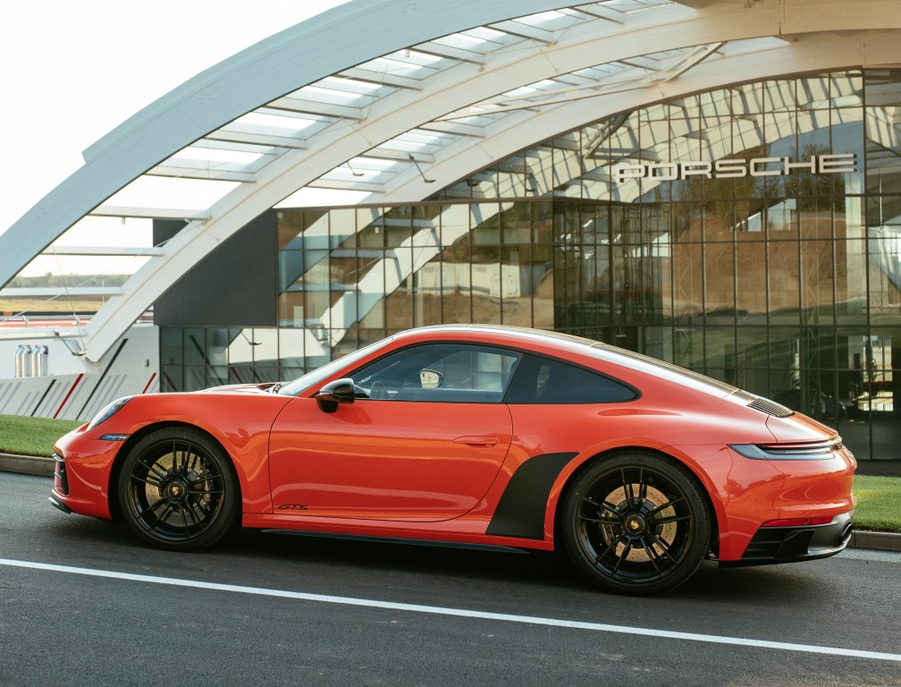 Porsche 911 Carrera 4 Gts photo 20
