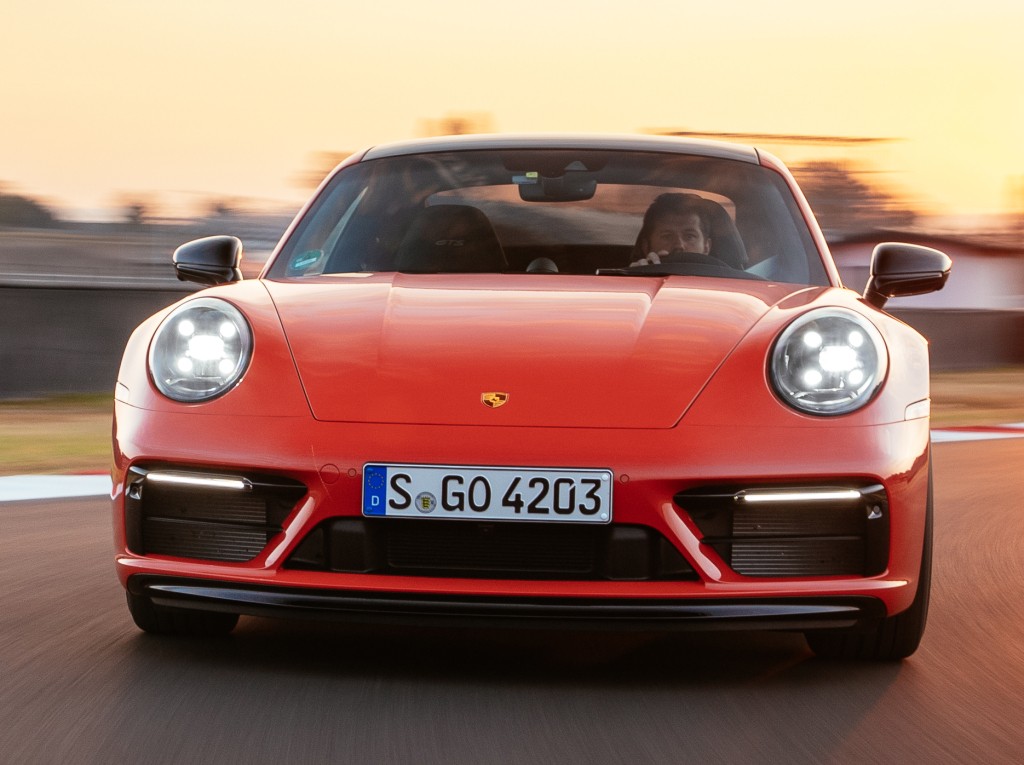 Porsche 911 Carrera 4 Gts photo 24