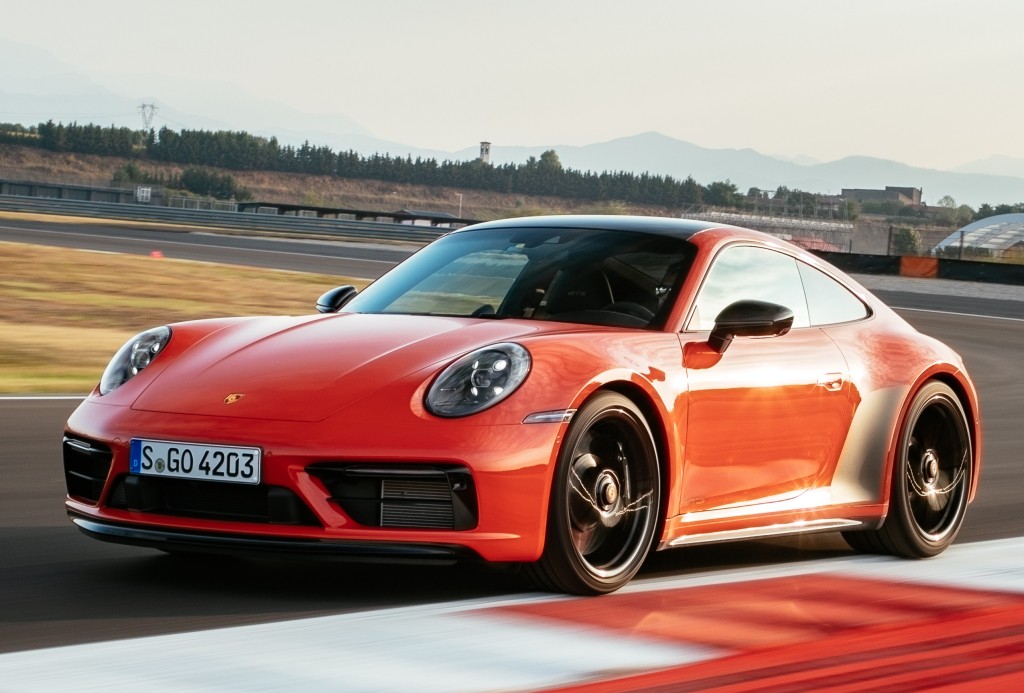 Porsche 911 Carrera 4 Gts photo 26