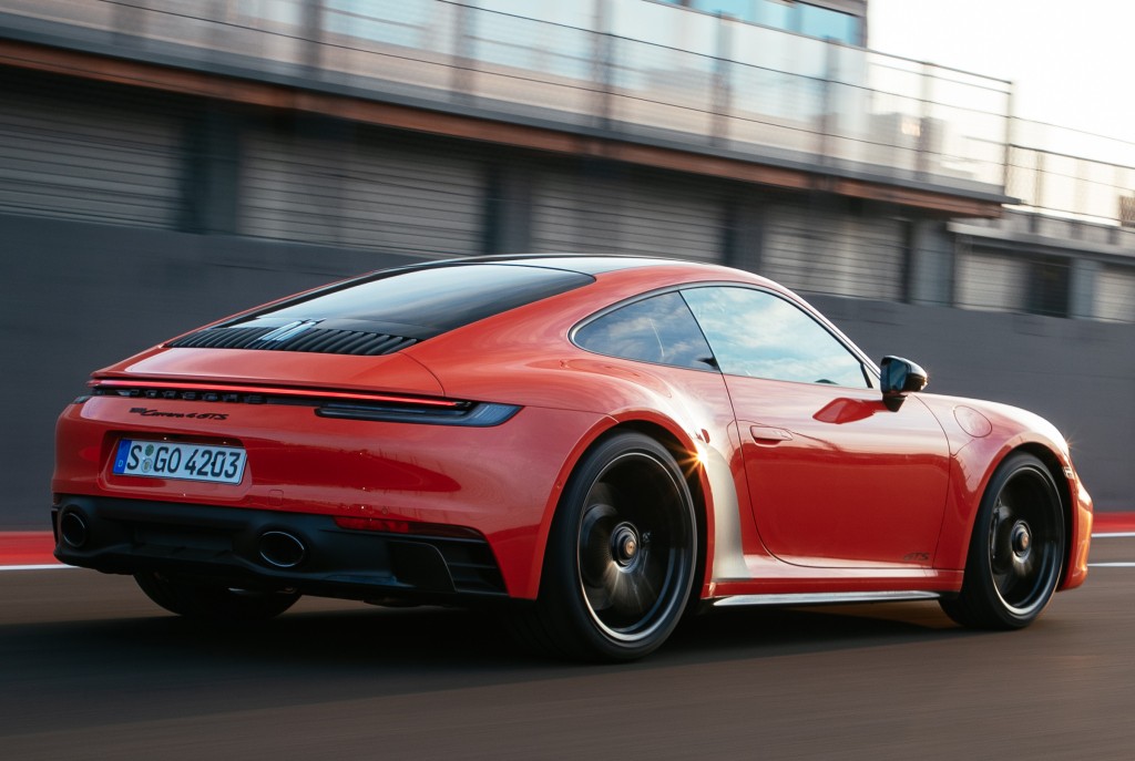 Porsche 911 Carrera 4 Gts photo 29