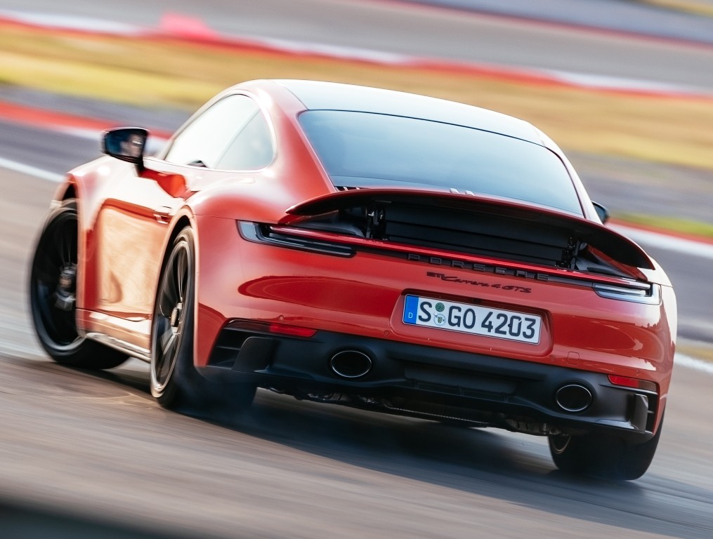 Porsche 911 Carrera 4 Gts photo 33