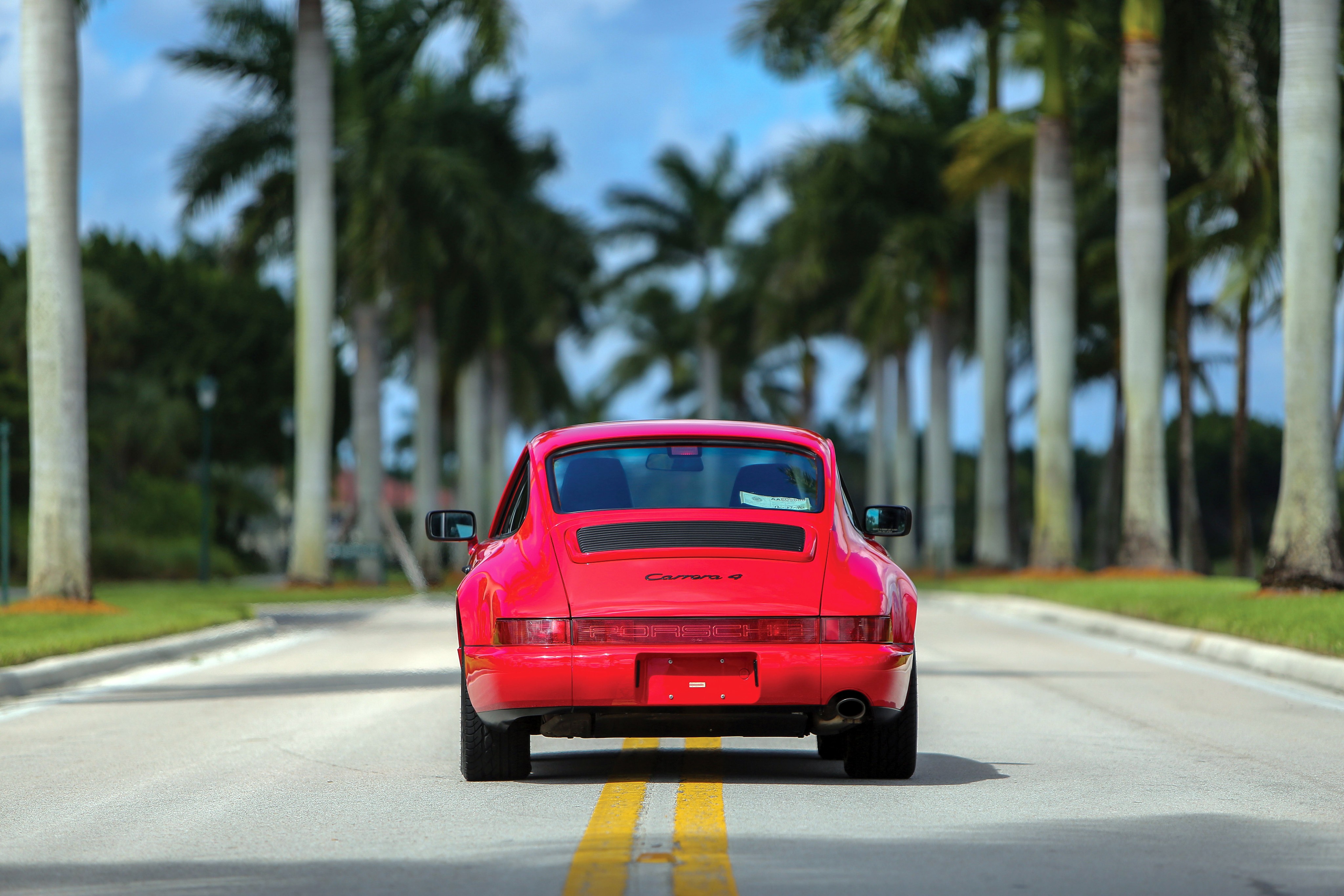 Porsche 911 Carrera 4 photo 10