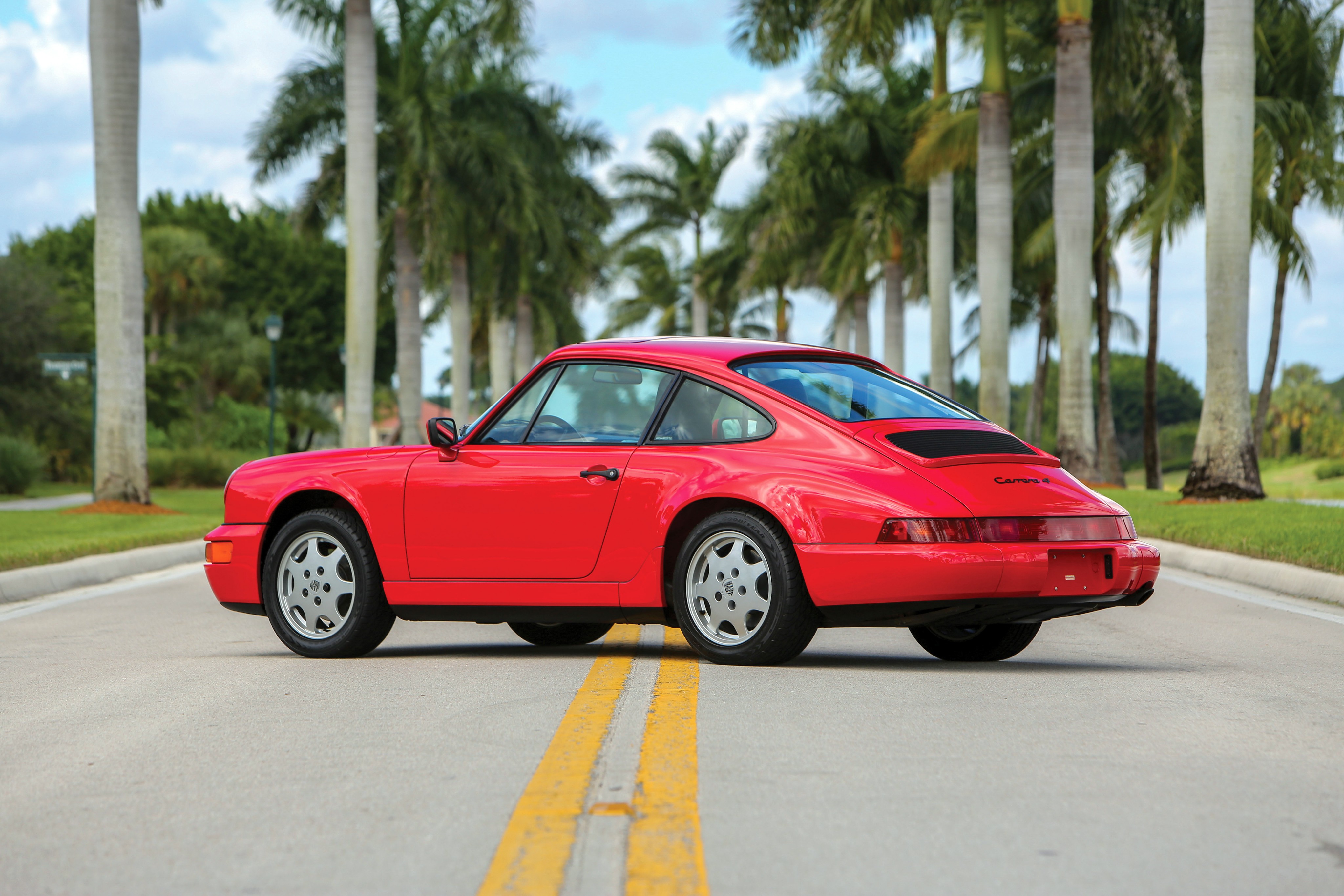Porsche 911 Carrera 4 photo 11