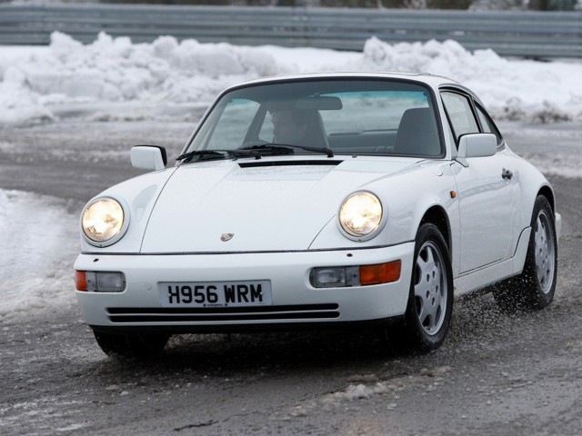 Porsche 911 Carrera 4 photo 12