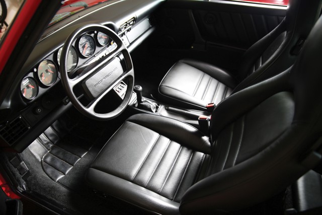 Porsche 911 Carrera 4 photo 21