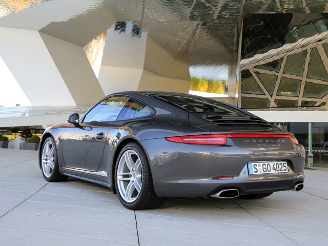 Porsche 911 Carrera 4 photo 16