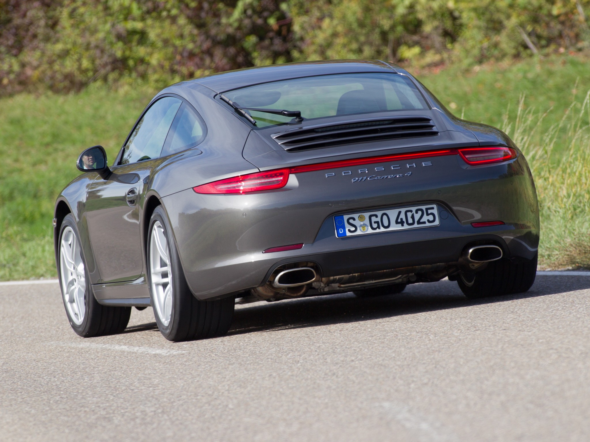 Porsche 911 Carrera 4 photo 18