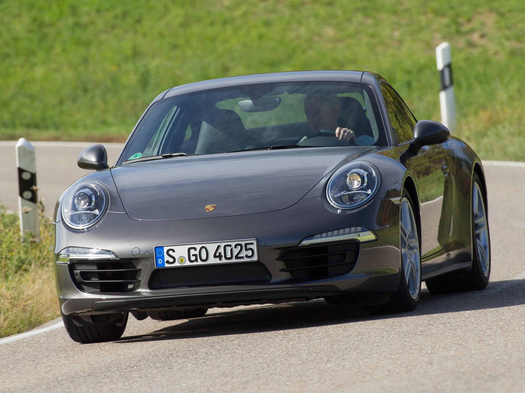 Porsche 911 Carrera 4 photo 19