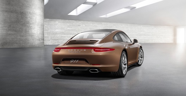 PORSCHE 911 Carrera 4