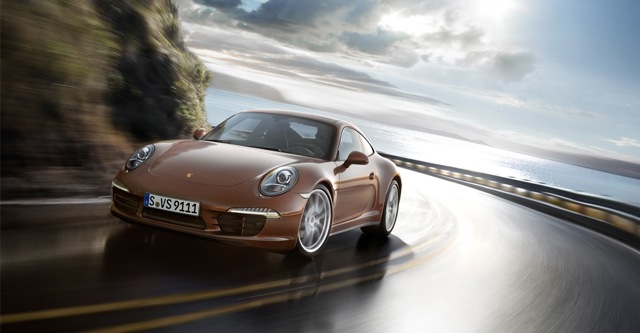 Porsche 911 Carrera 4 photo 9