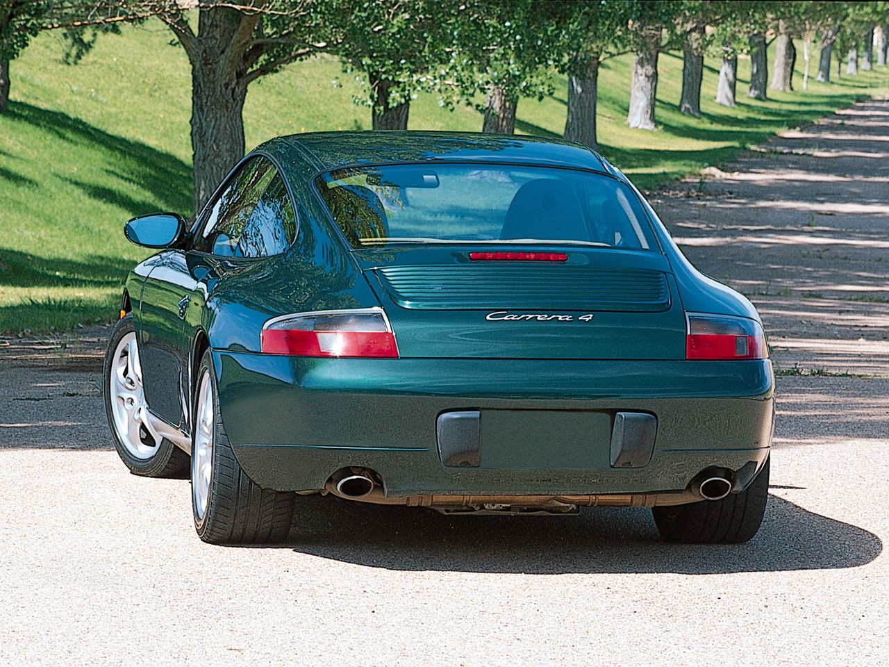Porsche 911 Carrera 4 photo 12