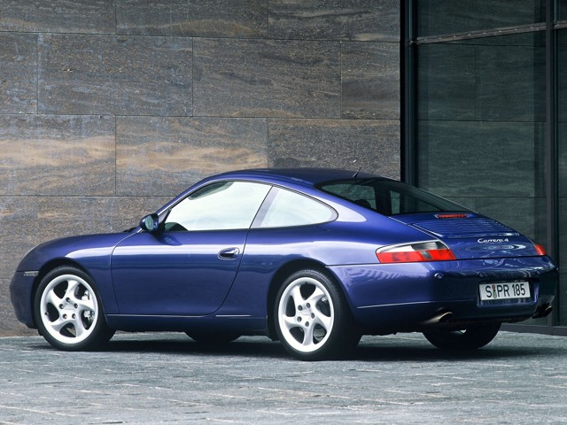 Porsche 911 Carrera 4 photo 19