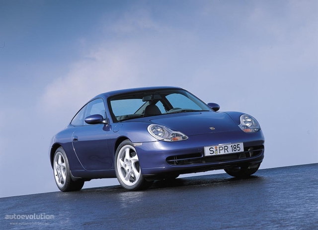 PORSCHE 911 Carrera 4