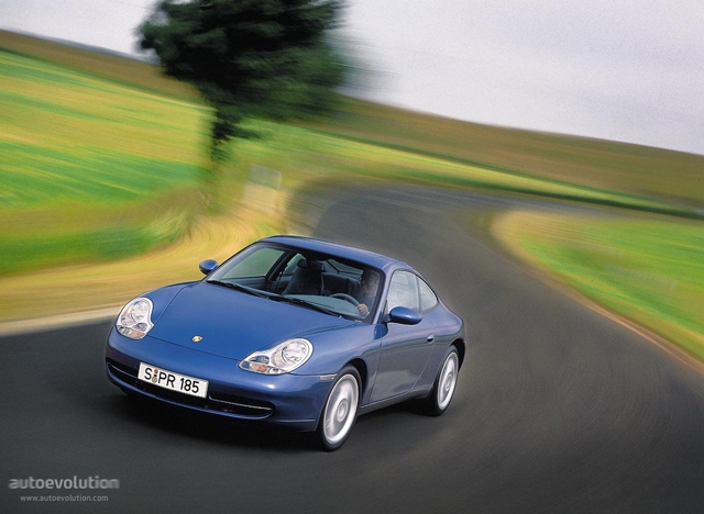 Porsche 911 Carrera 4 photo 3
