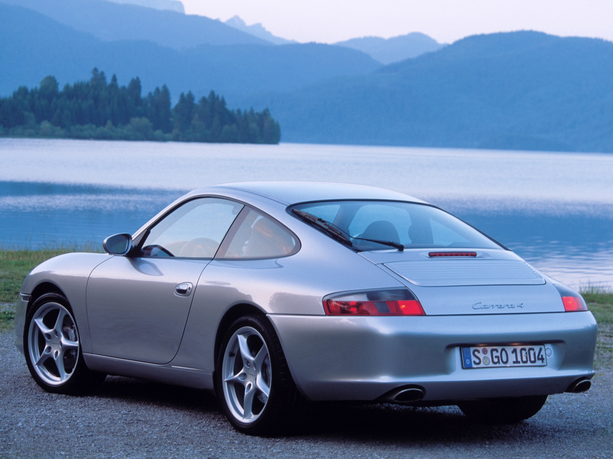 Porsche 911 Carrera 4 photo 9