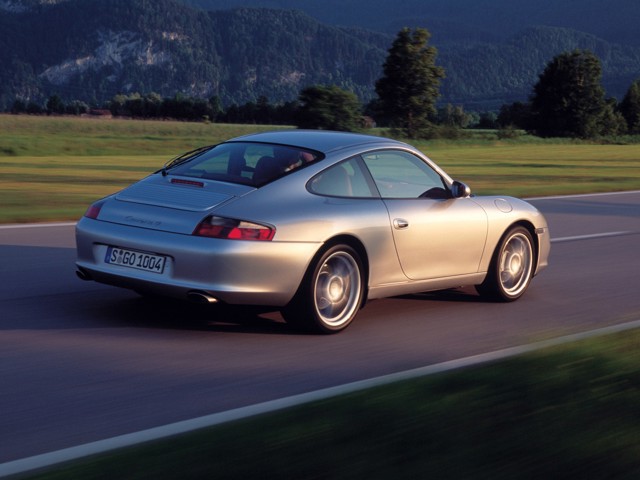 Porsche 911 Carrera 4 photo 6