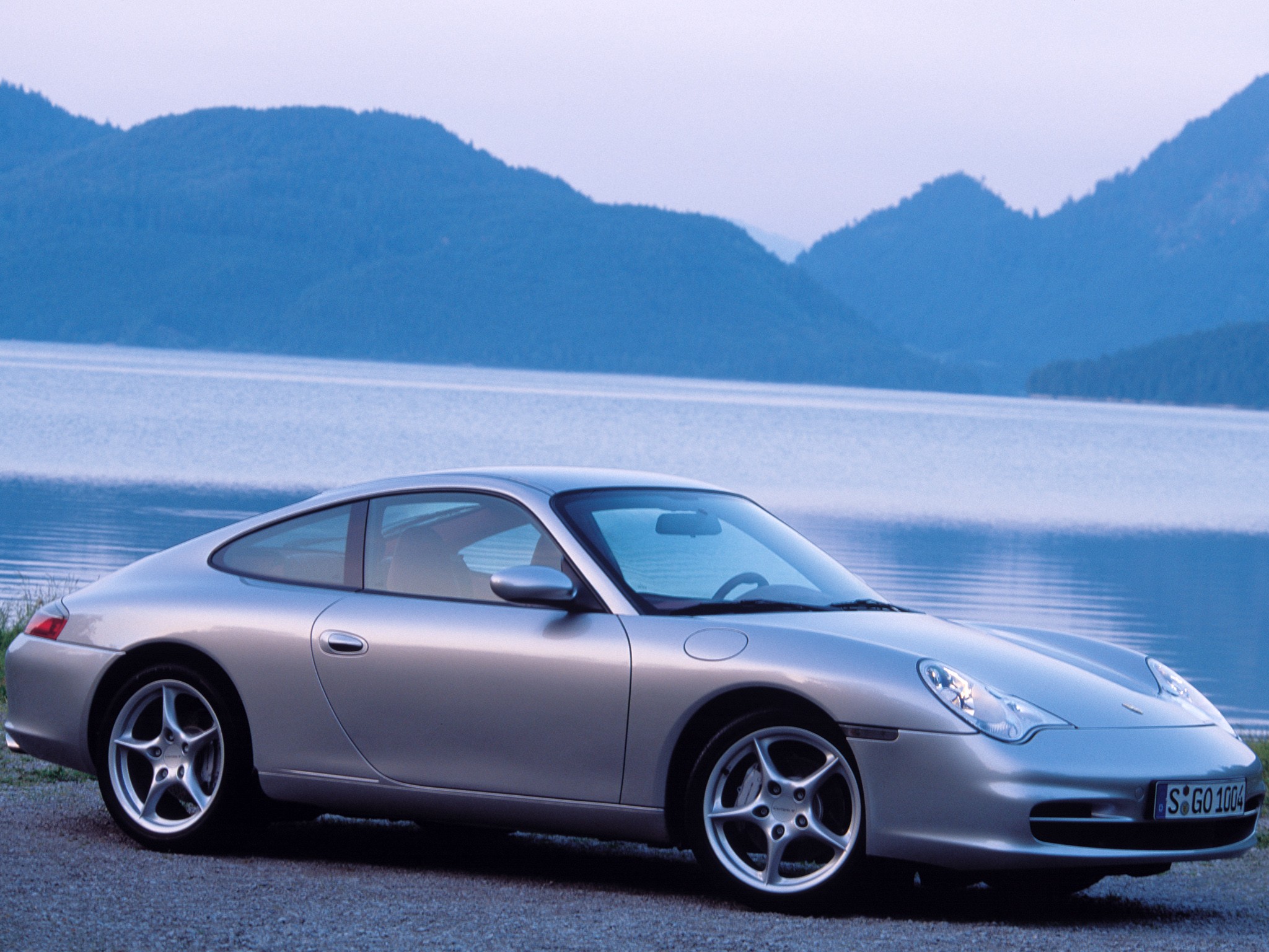 Porsche 911 Carrera 4 photo 8