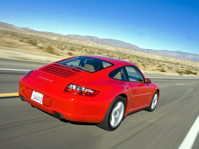 Porsche 911 Carrera 4 photo 12