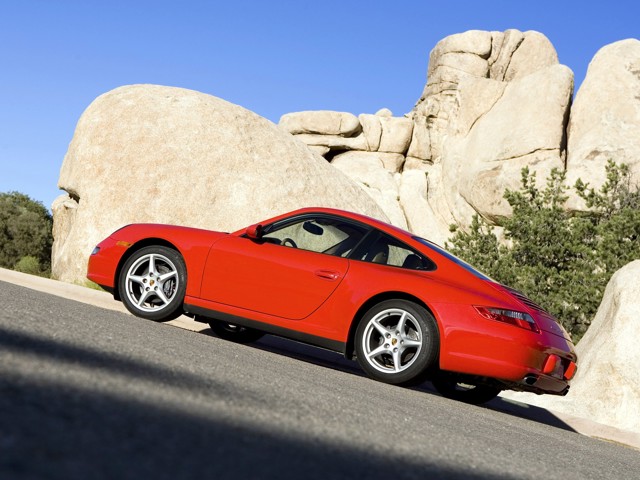 Porsche 911 Carrera 4 photo 14