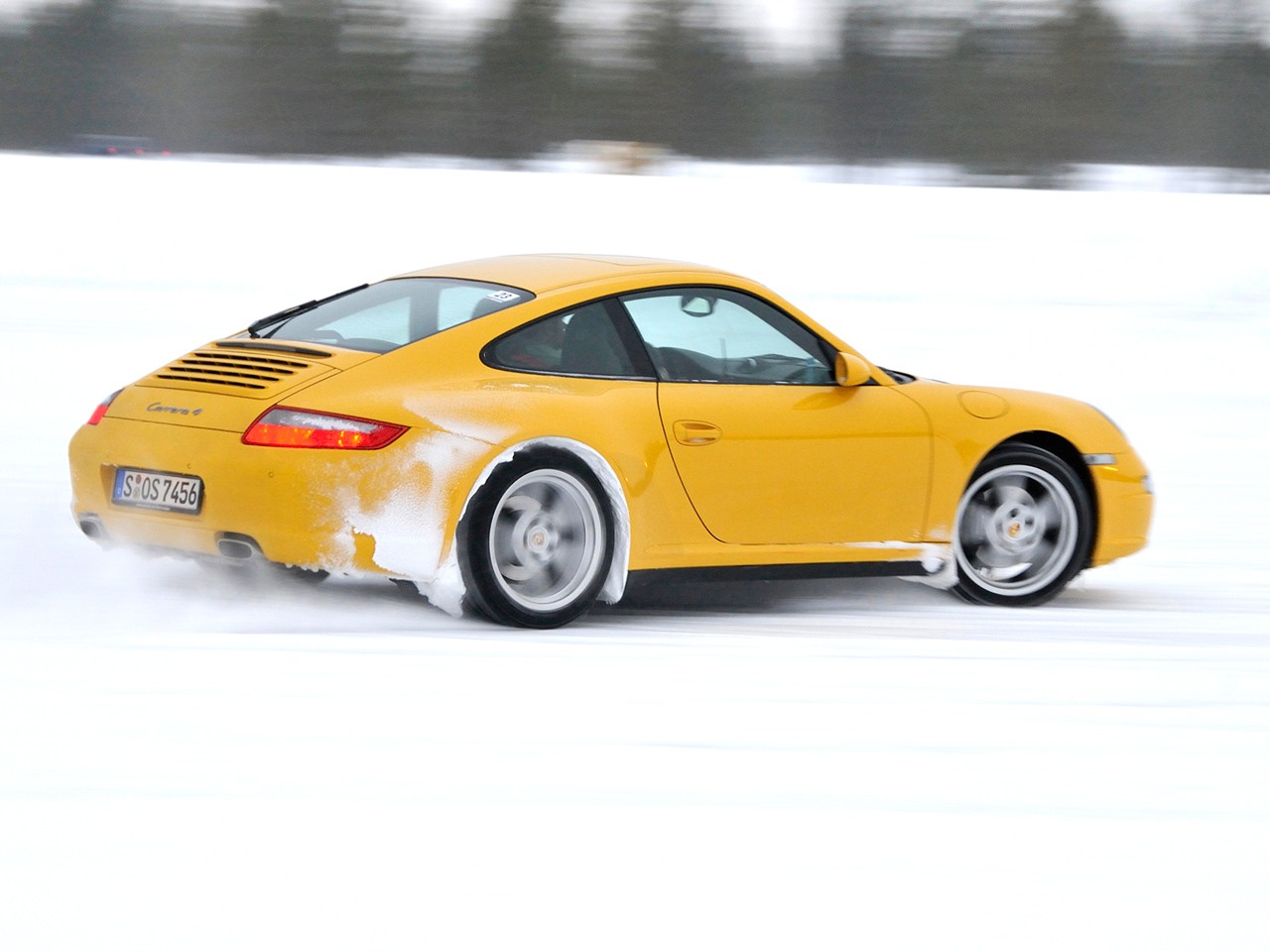 Porsche 911 Carrera 4 photo 20