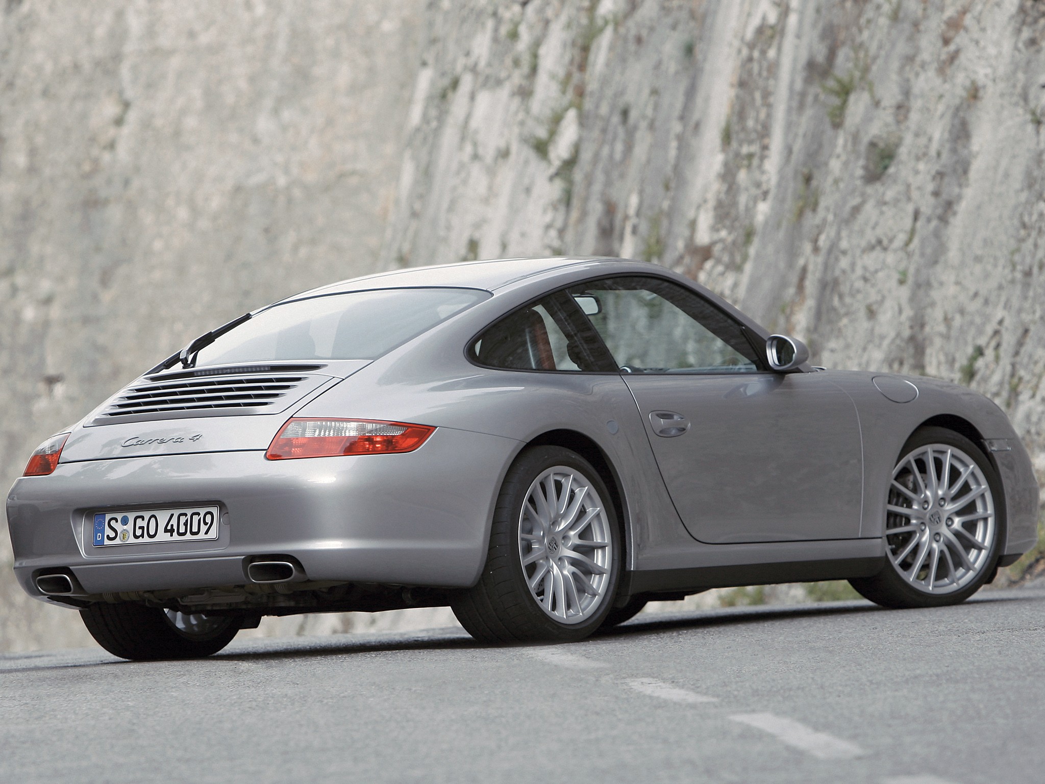 Porsche 911 Carrera 4 photo 22