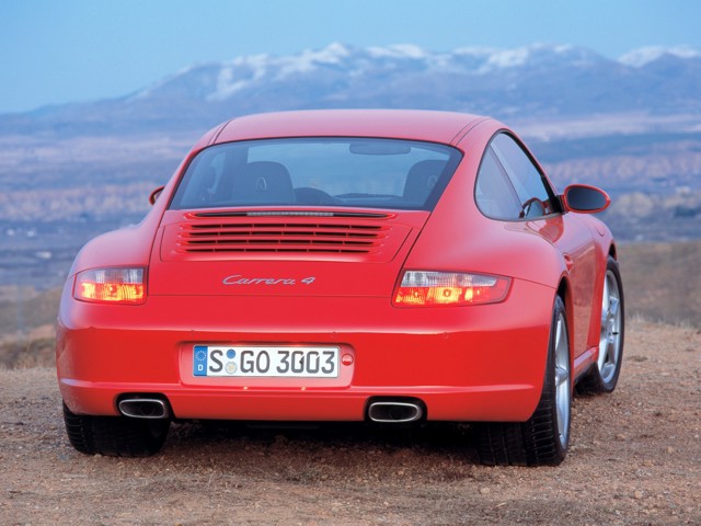 Porsche 911 Carrera 4 photo 26