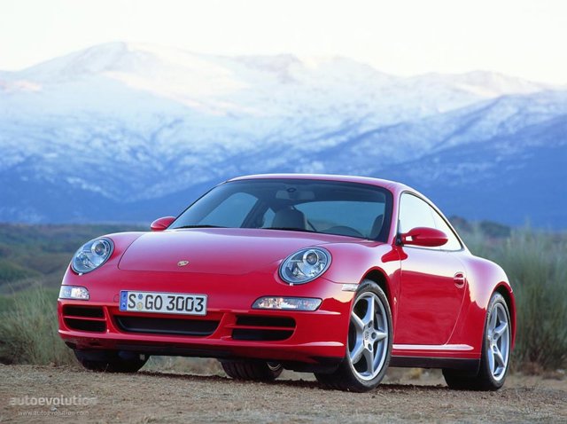 Porsche 911 Carrera 4 photo 4