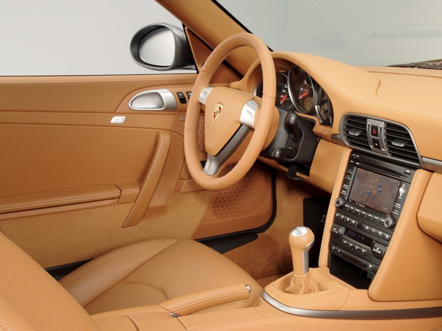 Porsche 911 Carrera 4 photo 40