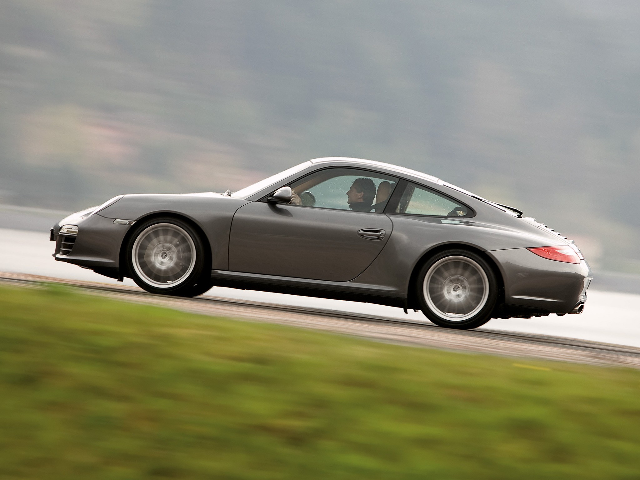 Porsche 911 Carrera 4 photo 28