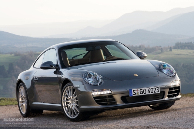 PORSCHE 911 Carrera 4