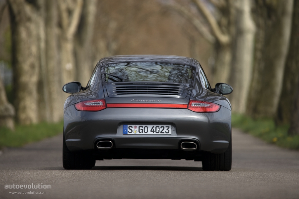 Porsche 911 Carrera 4 photo 11