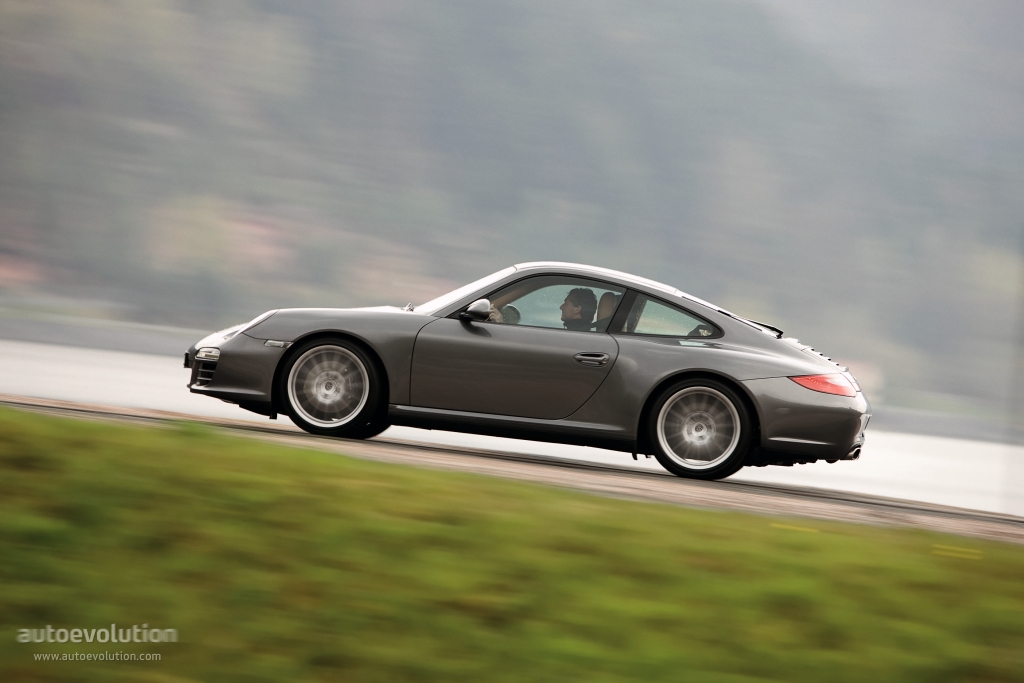 Porsche 911 Carrera 4 photo 5