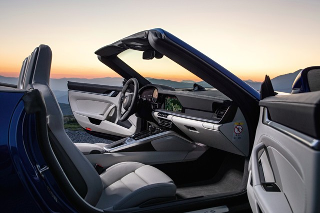 Porsche 911 Carrera 4S Cabriolet photo 11
