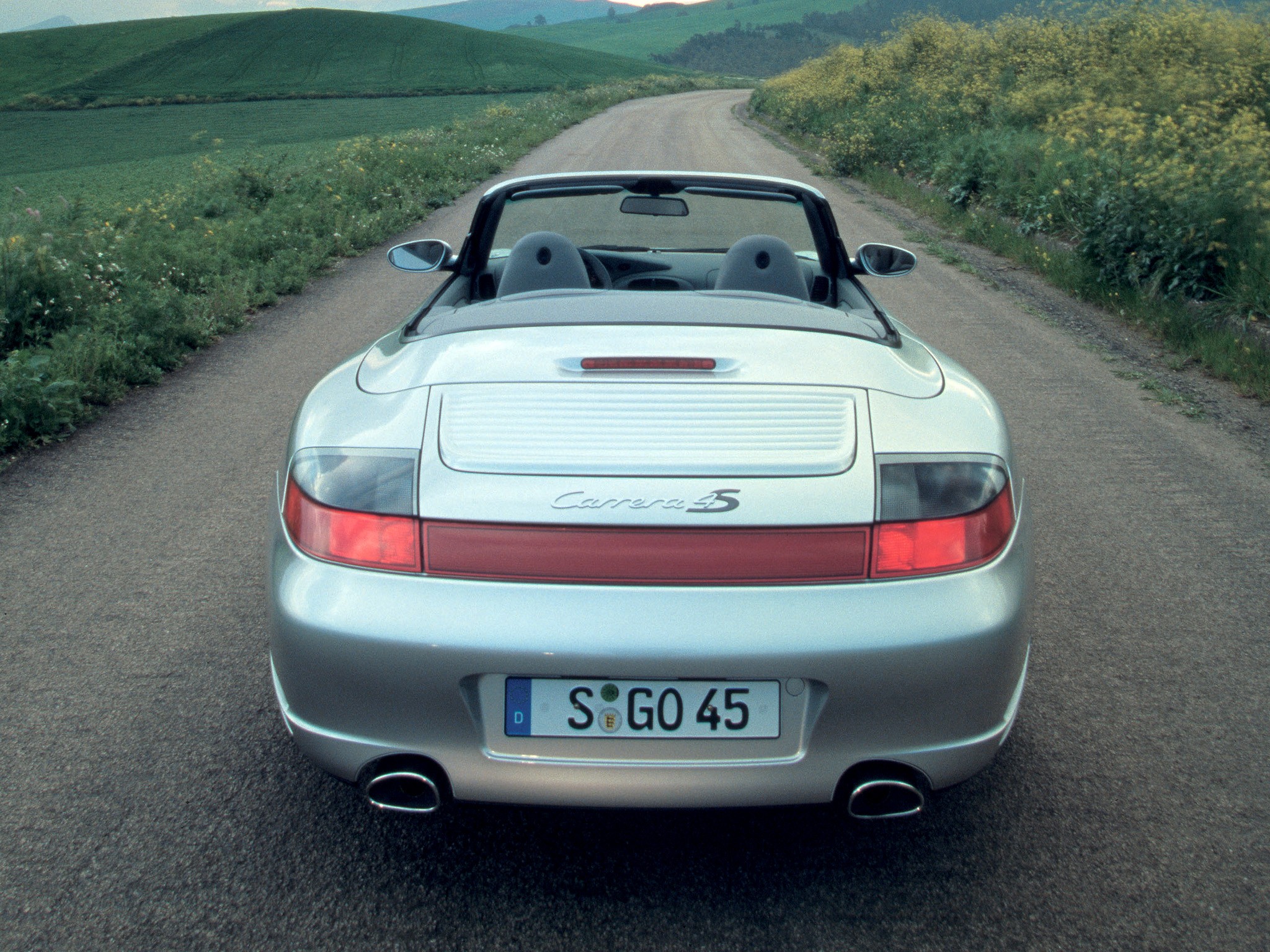 Porsche 911 Carrera 4S Cabriolet photo 3