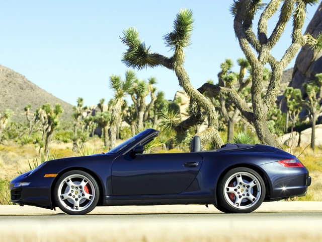 Porsche 911 Carrera 4S Cabriolet photo 18