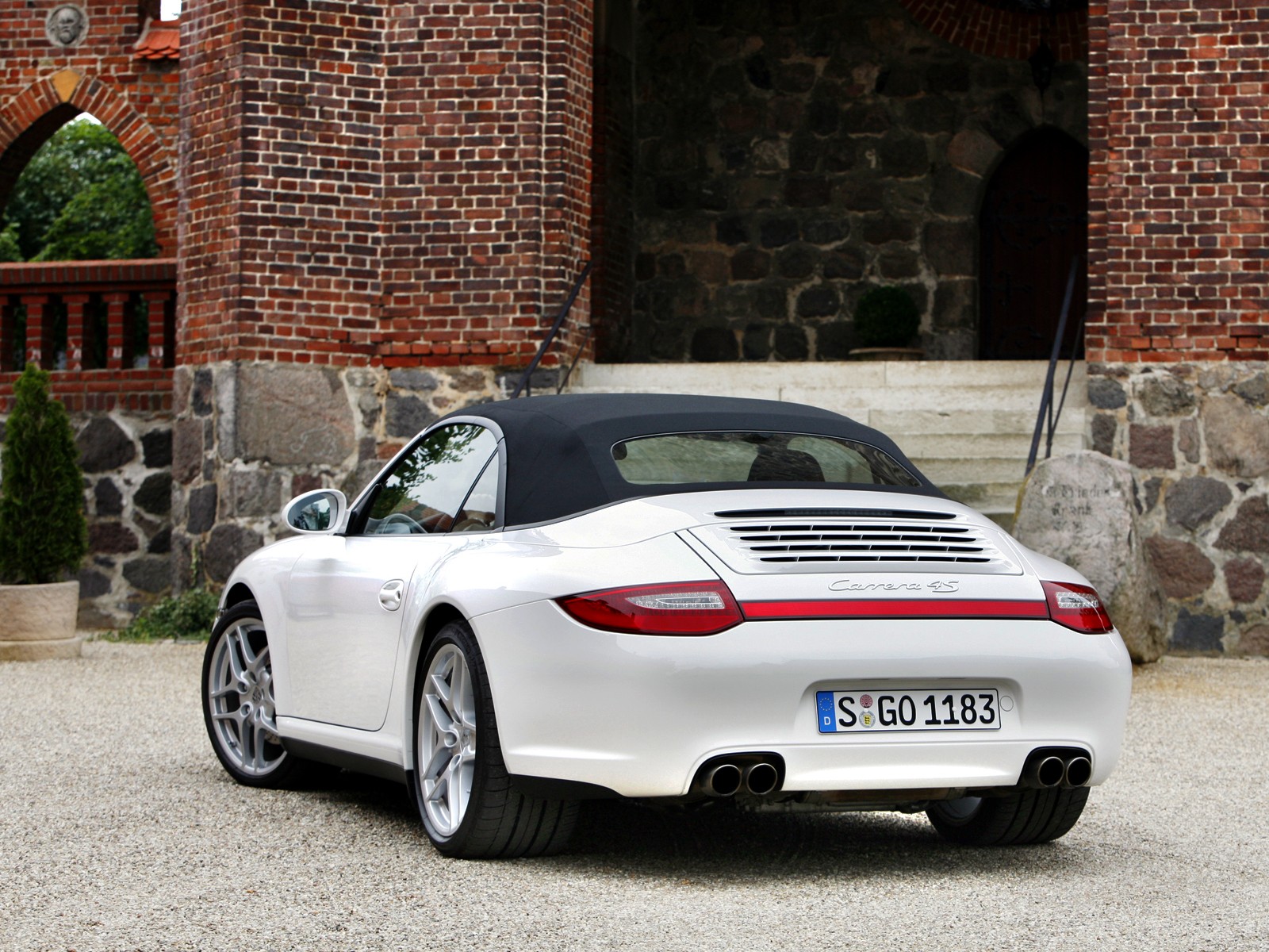 Porsche 911 Carrera 4S Cabriolet photo 18