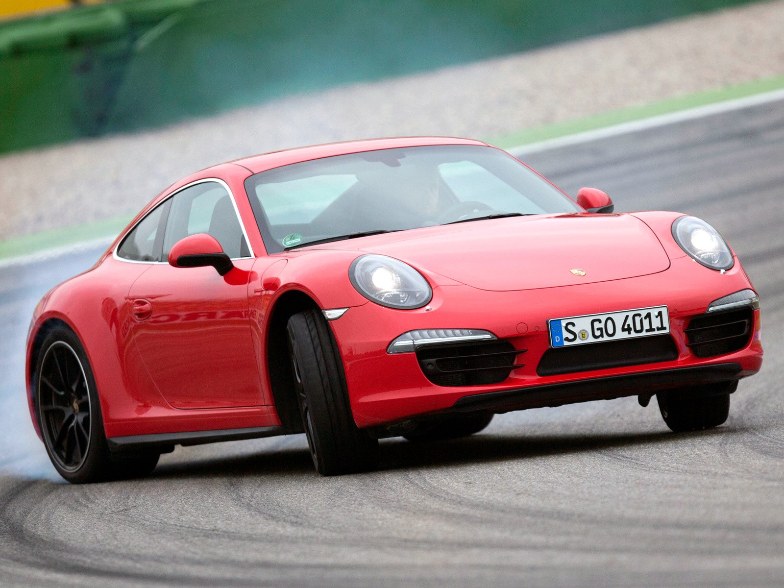 Porsche 911 Carrera 4S photo 32