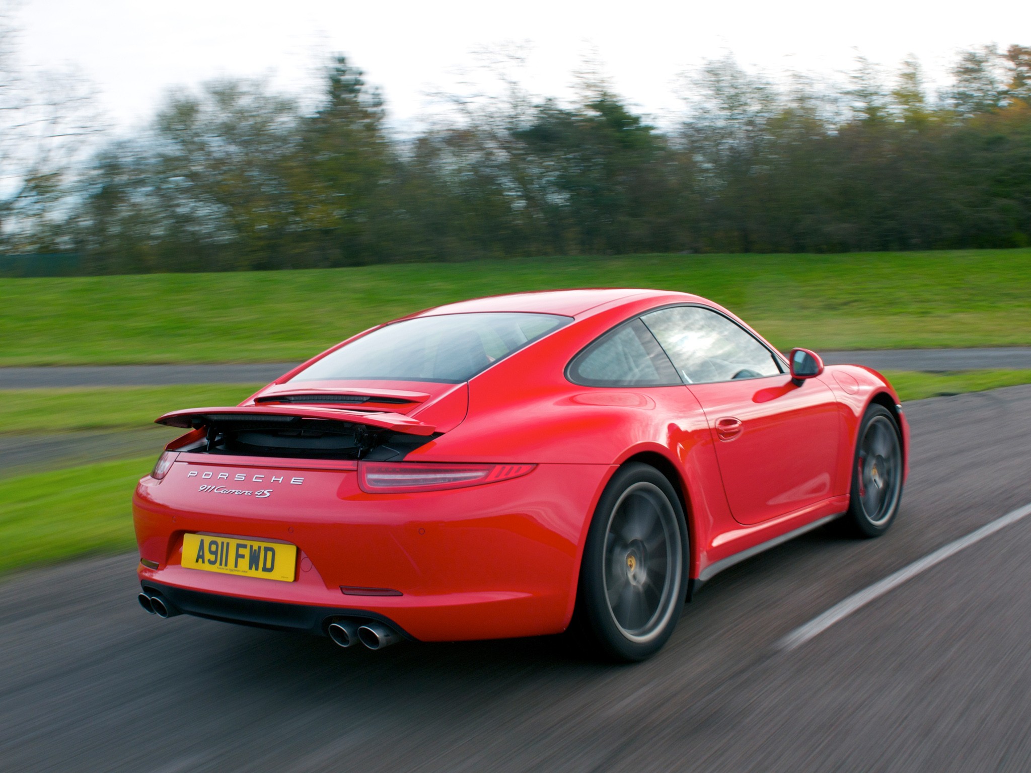 Porsche 911 Carrera 4S photo 37