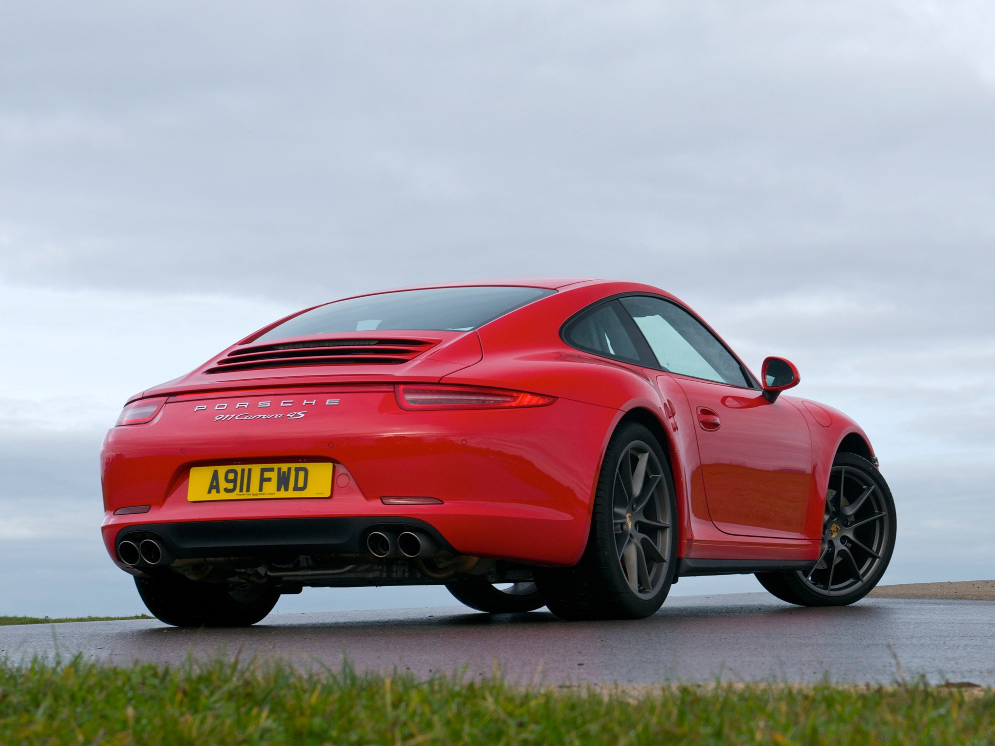 Porsche 911 Carrera 4S photo 38