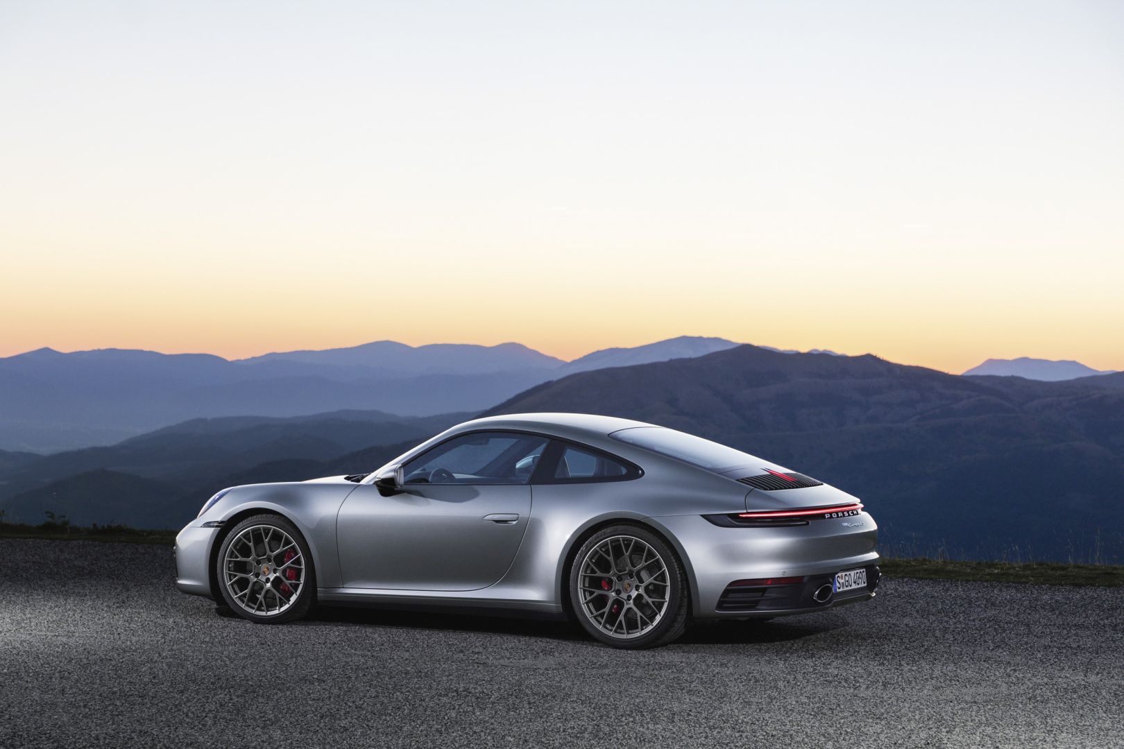 Porsche 911 Carrera 4S photo 8