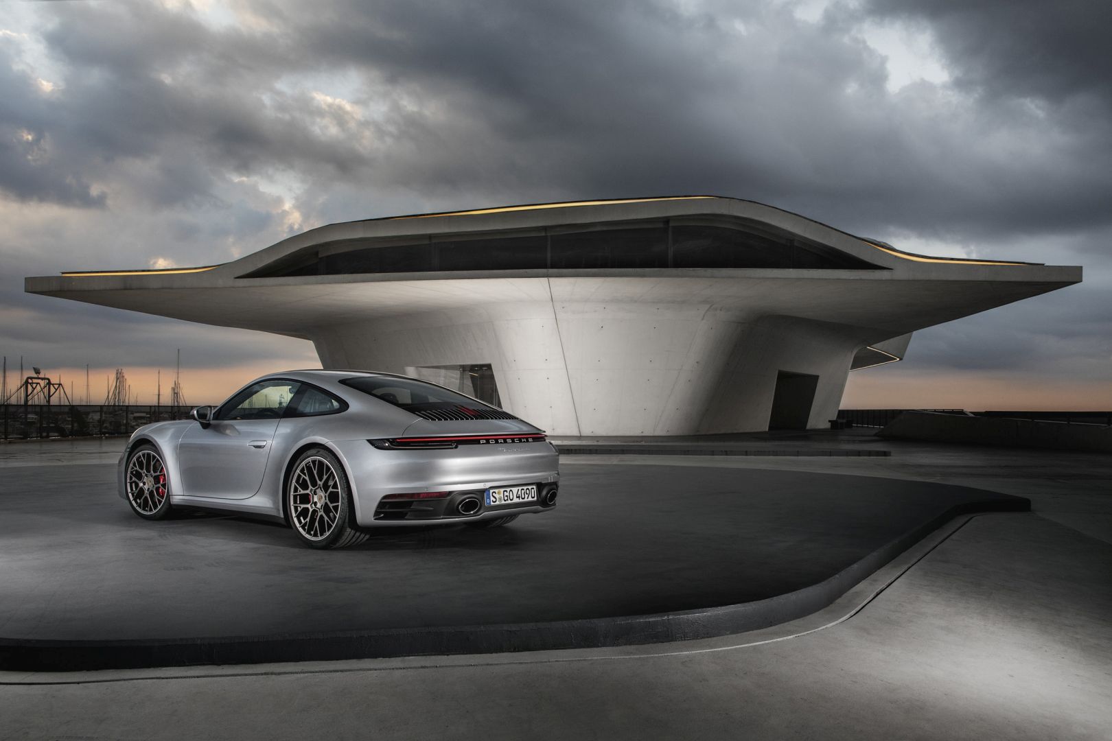Porsche 911 Carrera 4S photo 11