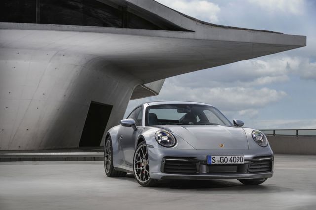 Porsche 911 Carrera 4S photo 13