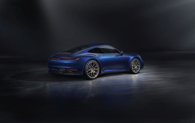 Porsche 911 Carrera 4S photo 16