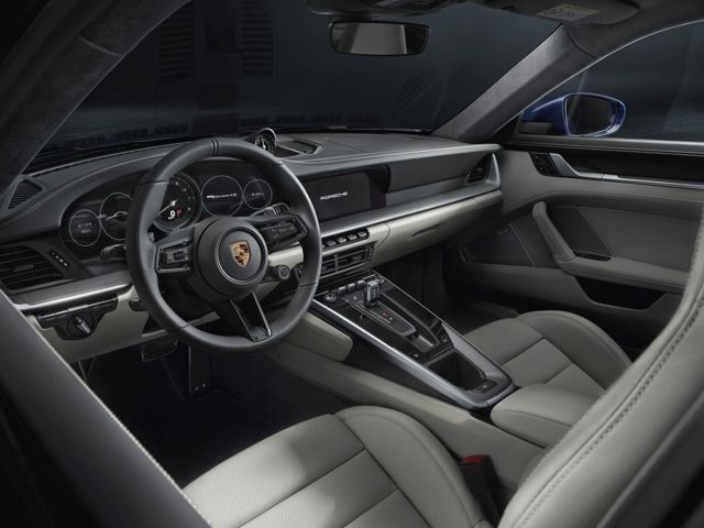 Porsche 911 Carrera 4S photo 18