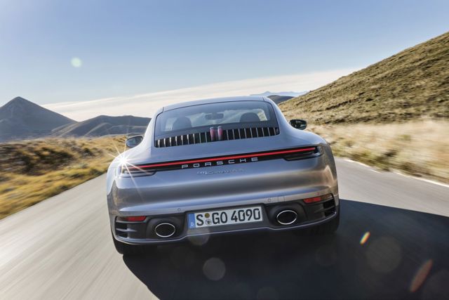 PORSCHE 911 Carrera 4S