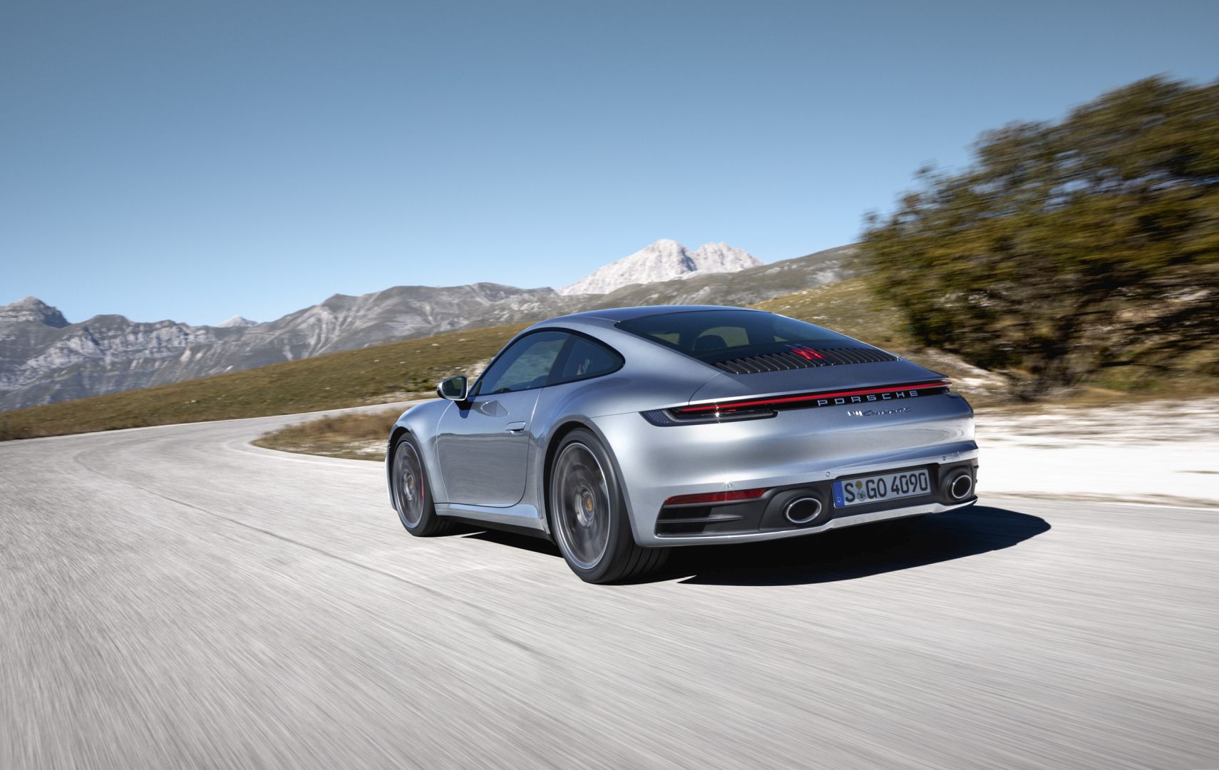 Porsche 911 Carrera 4S photo 3