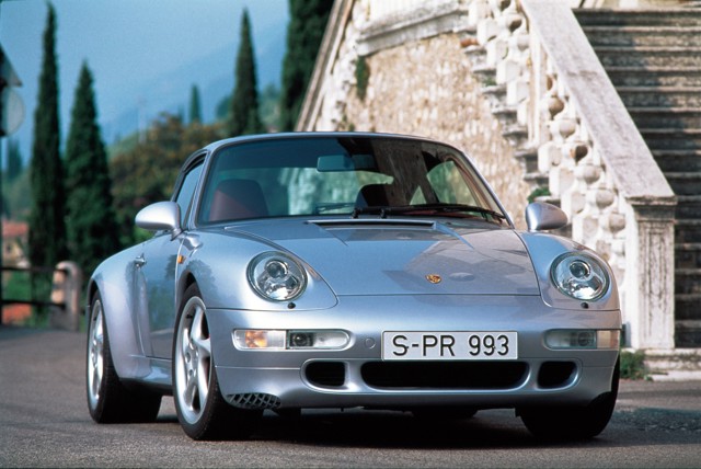 Porsche 911 Carrera 4S photo 12