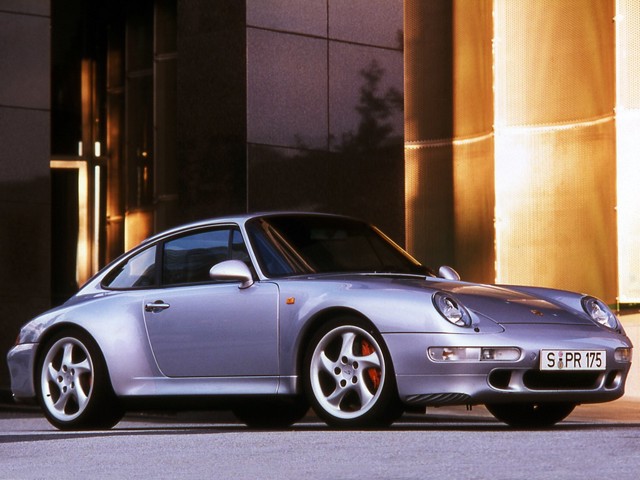 Porsche 911 Carrera 4S photo 2