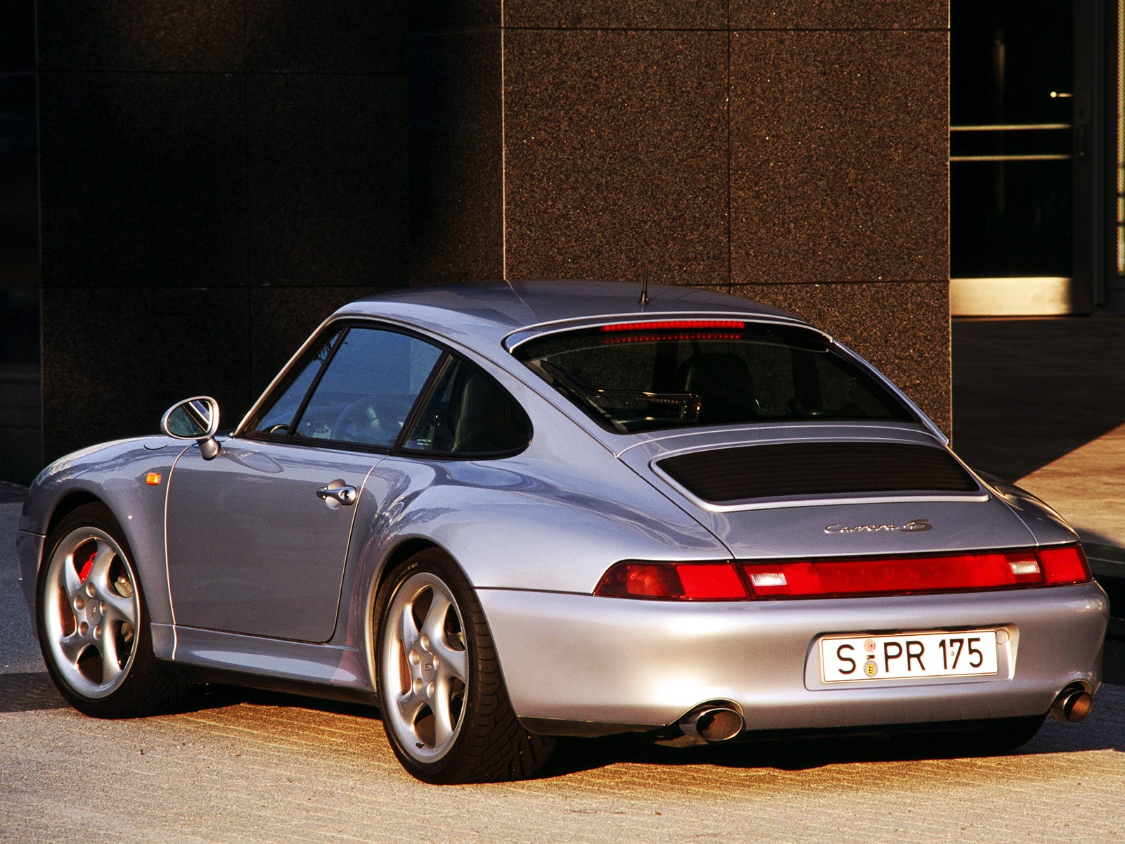 Porsche 911 Carrera 4S photo 4