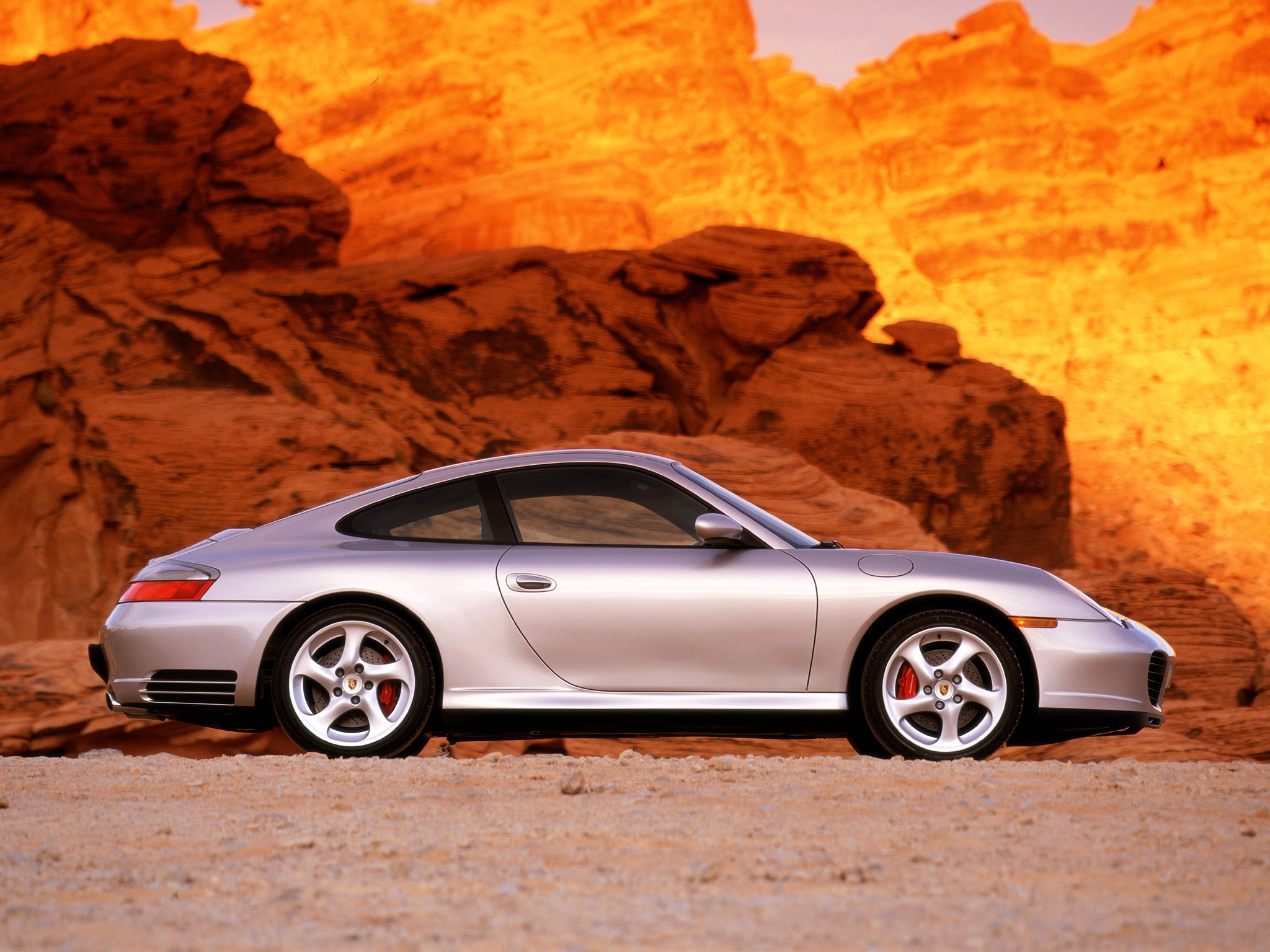 Porsche 911 Carrera 4S photo 16